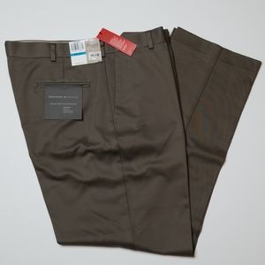 NWT Dockers 36x32 Never Iron